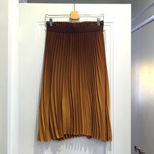 NWT Babaton long skirt ombre effect